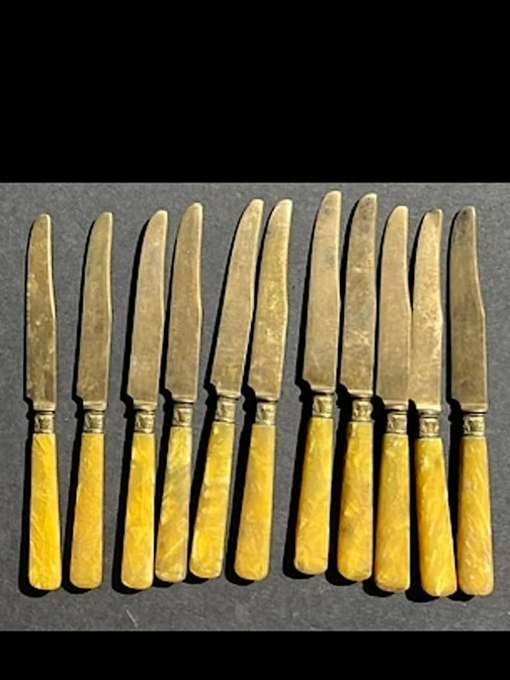 BUTTERSCOTCH Lot of 20 Vintage Bakelite Silverware